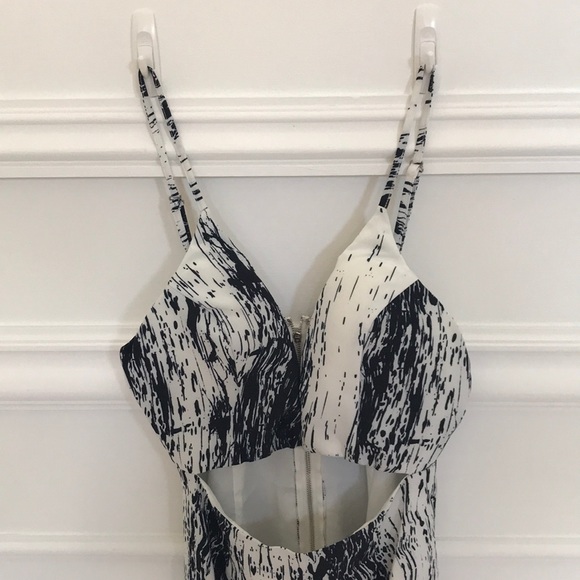 Dress - Picture 2 of 5